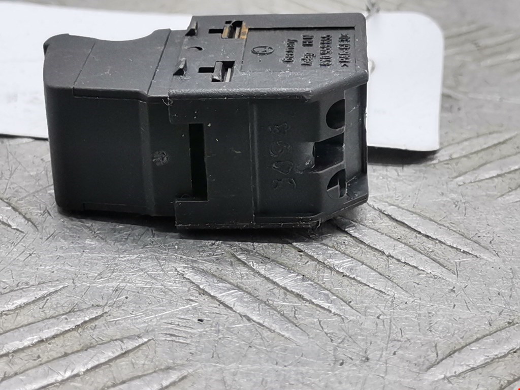 Кнопка стеклоподъемника SKODA Fabia MK1 1999-2006