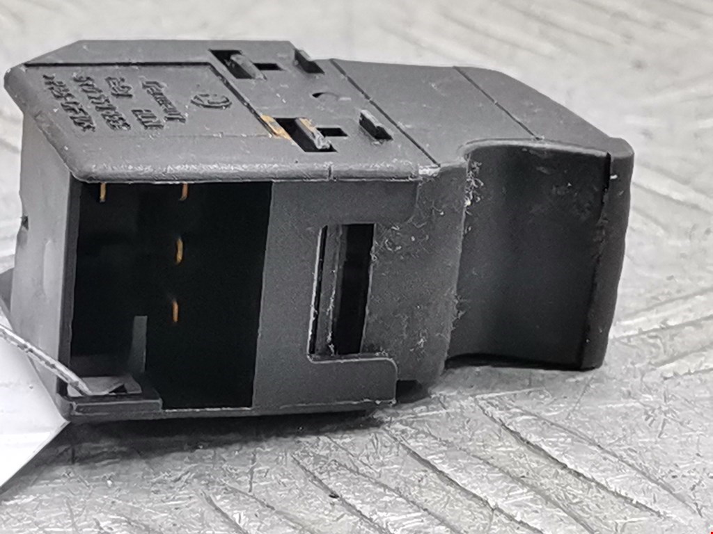 Кнопка стеклоподъемника SKODA Fabia MK1 1999-2006