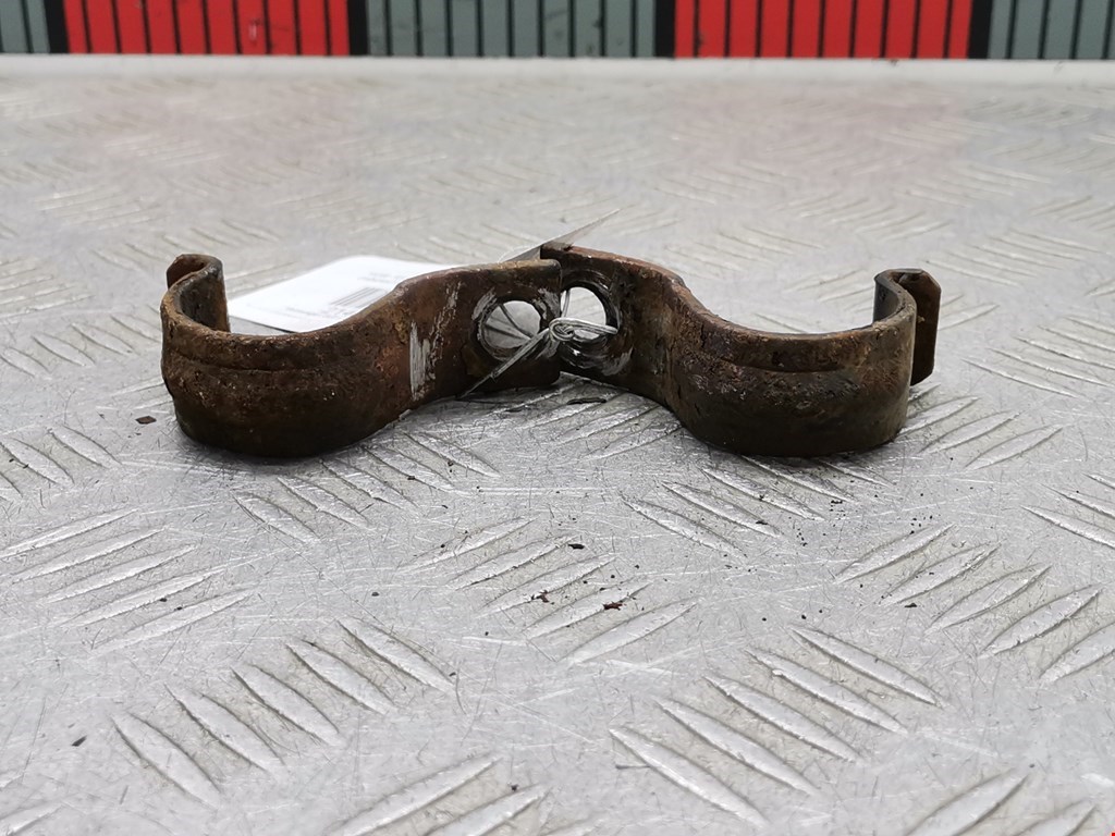 Кронштейн (крепление скоба) стабилизатора переднего Volkswagen Golf 4 (1997-2004)