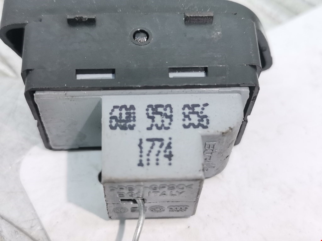 Кнопка стеклоподъемника VOLKSWAGEN Polo IV 2001-2009