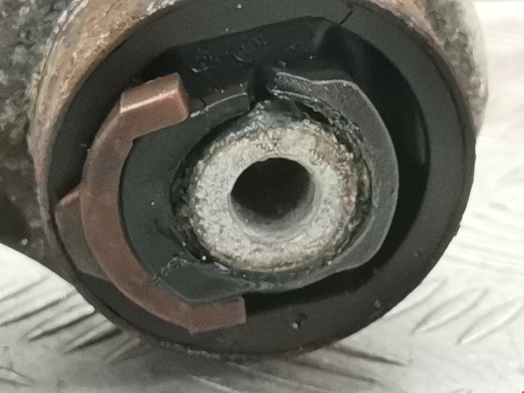 Рычаг передний правый VOLKSWAGEN Passat B5 1997-2005