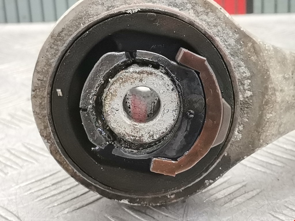 Рычаг передний правый VOLKSWAGEN Passat B5 1997-2005