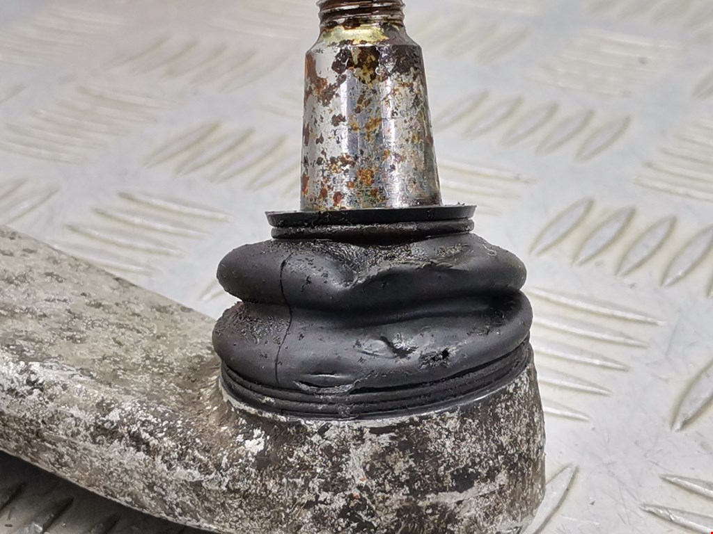 Рычаг передний правый VOLKSWAGEN Passat B5 1997-2005