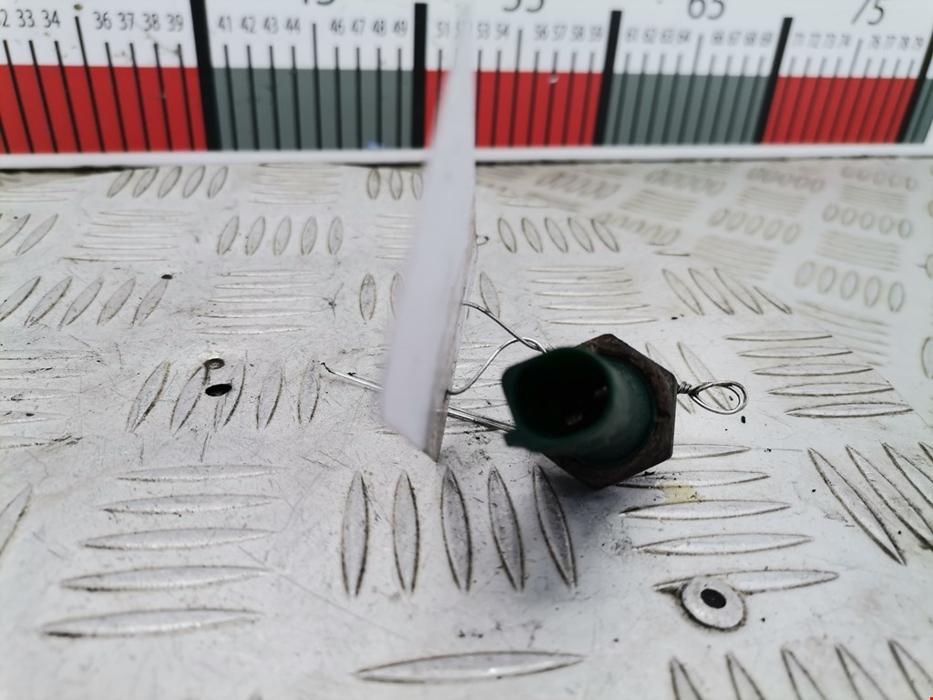 Датчик давления масла VOLKSWAGEN Golf IV 1997-2003