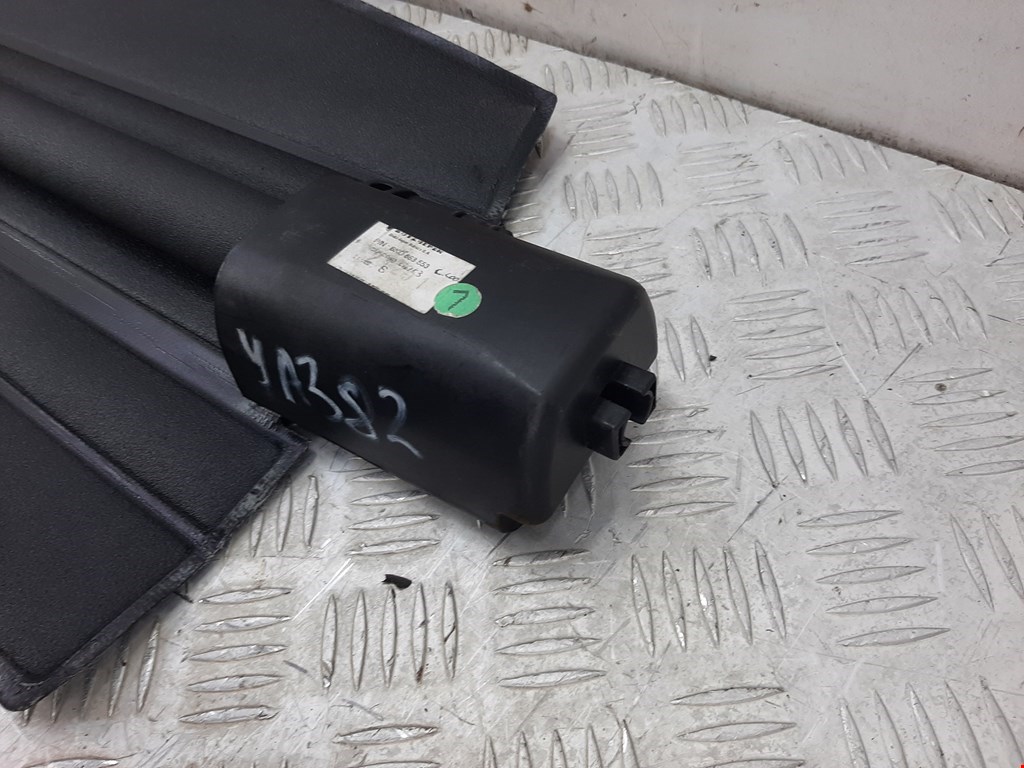 Шторка багажника (полка) SEAT Cordoba 1993-2002