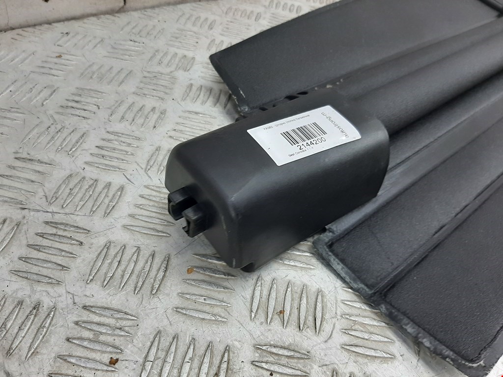 Шторка багажника (полка) SEAT Cordoba 1993-2002