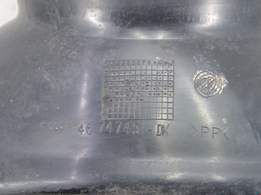 Локер (подкрылок) передний правый FIAT Doblo 1 2000-2005