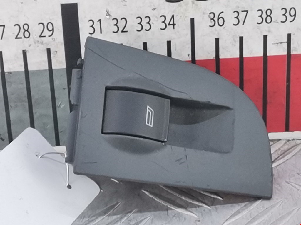 Кнопка стеклоподъемника AUDI A6 C5 1997-2004