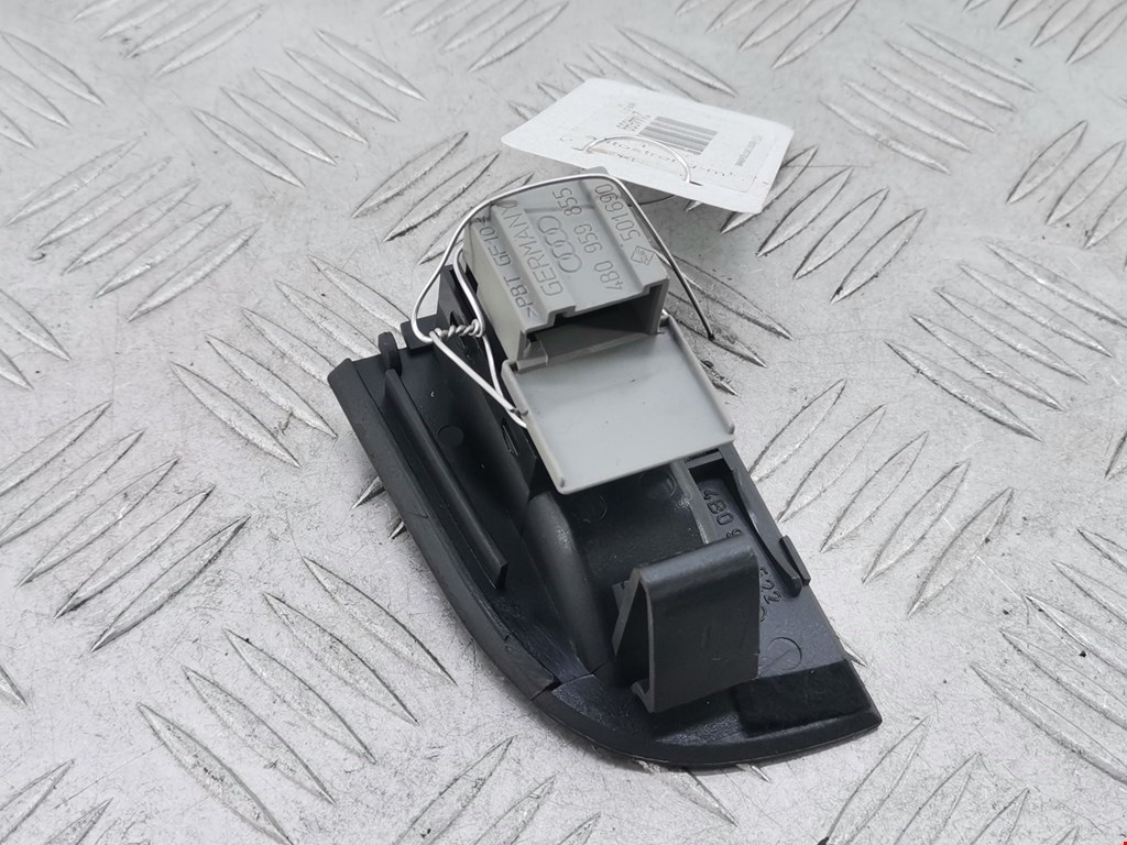 Кнопка стеклоподъемника AUDI A6 C5 1997-2004