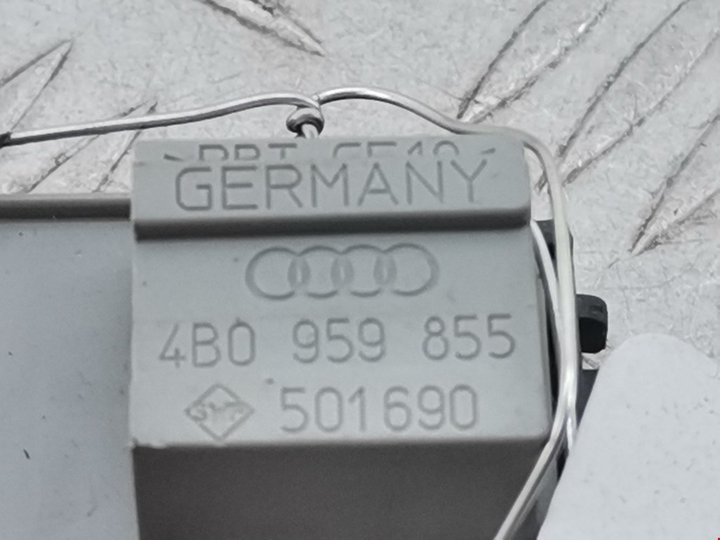 Кнопка стеклоподъемника AUDI A6 C5 1997-2004