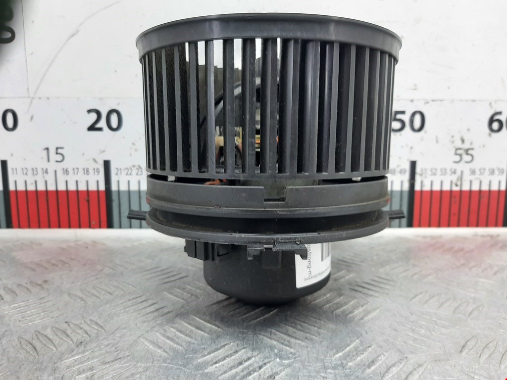 Моторчик (мотор) отопителя салона SEAT Toledo 1998-2004