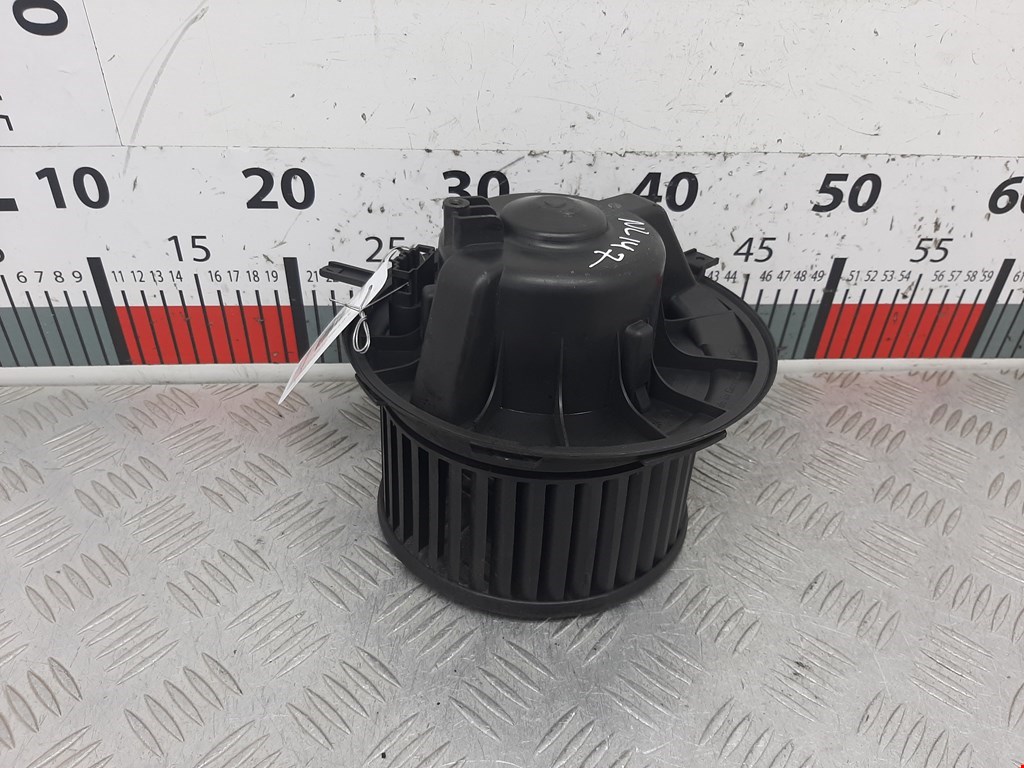 Моторчик (мотор) отопителя салона VOLKSWAGEN Touran 2003-2010