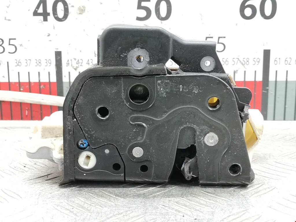 Замок двери передней правой AUDI A6 C6 2004-2010