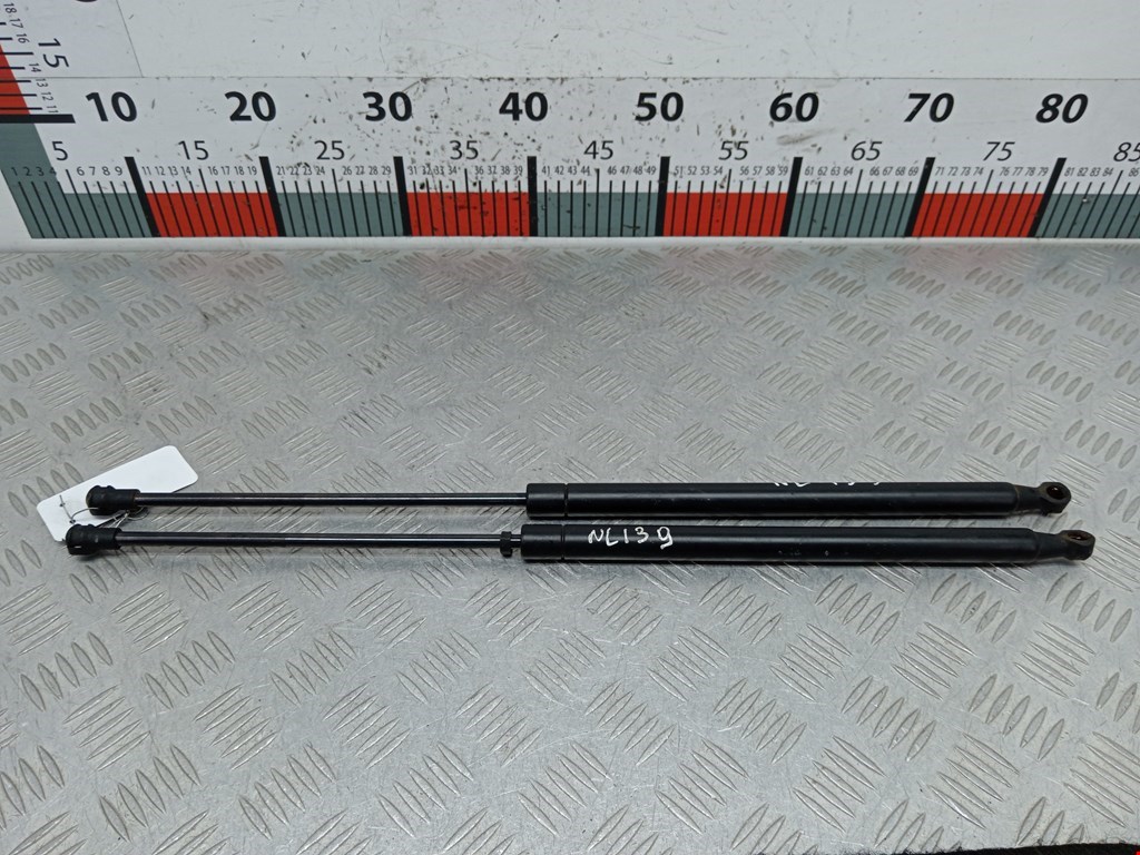 Амортизатор крышки (двери) багажника BMW X5 E53 1999-2006