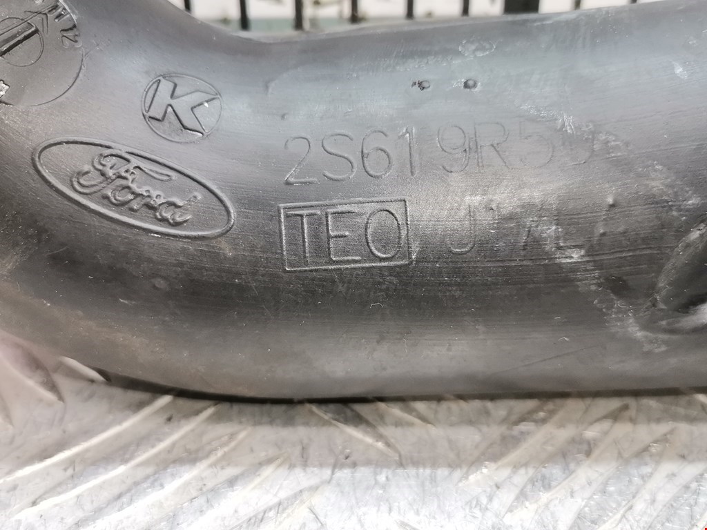 Патрубок воздушного фильтра FORD Fiesta 2001-2008