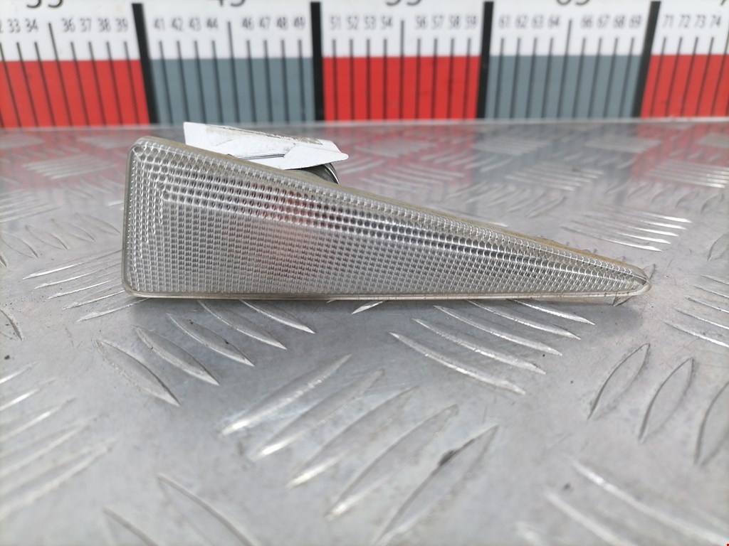 Повторитель указателя поворота правый Renault Scenic 2 (2003-2009)