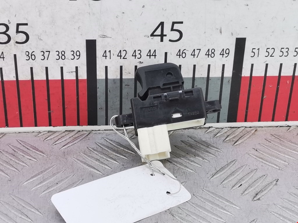 Кнопка стеклоподъемника NISSAN Murano Z50 2002-2008