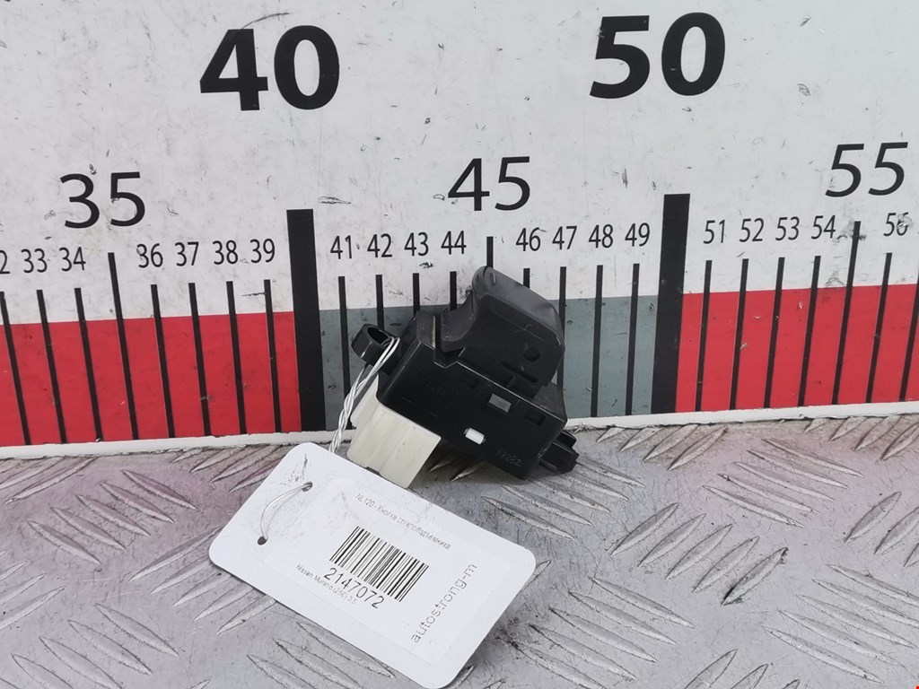 Кнопка стеклоподъемника NISSAN Murano Z50 2002-2008