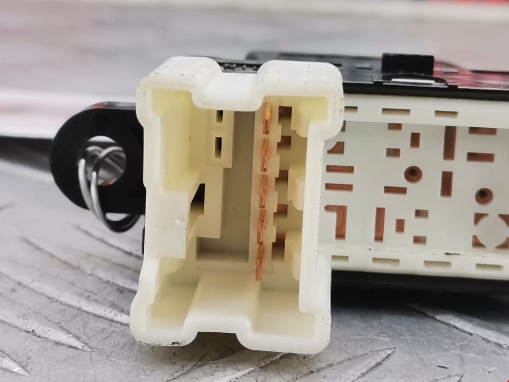 Кнопка стеклоподъемника NISSAN Murano Z50 2002-2008