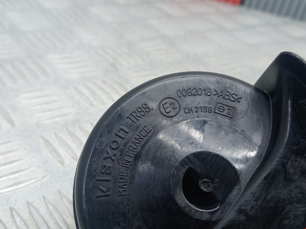 Сигнал звуковой (гудок клаксон) AUDI A4 B5 1995-2001