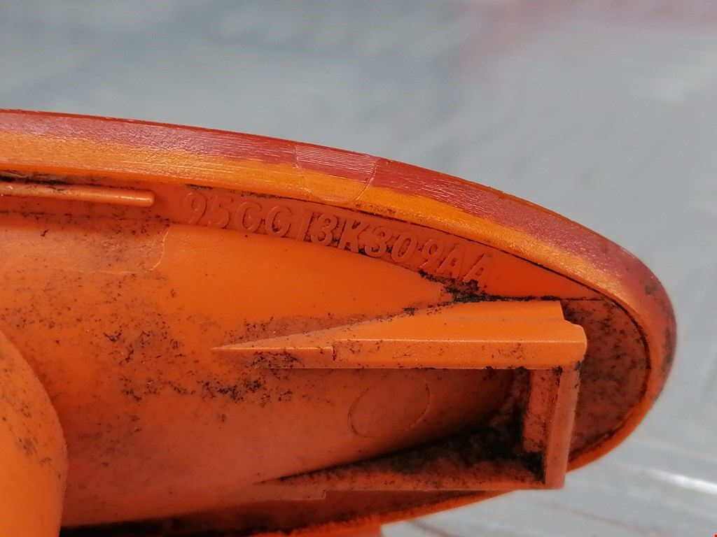 Повторитель на крыло FORD Mondeo II 1996-2000