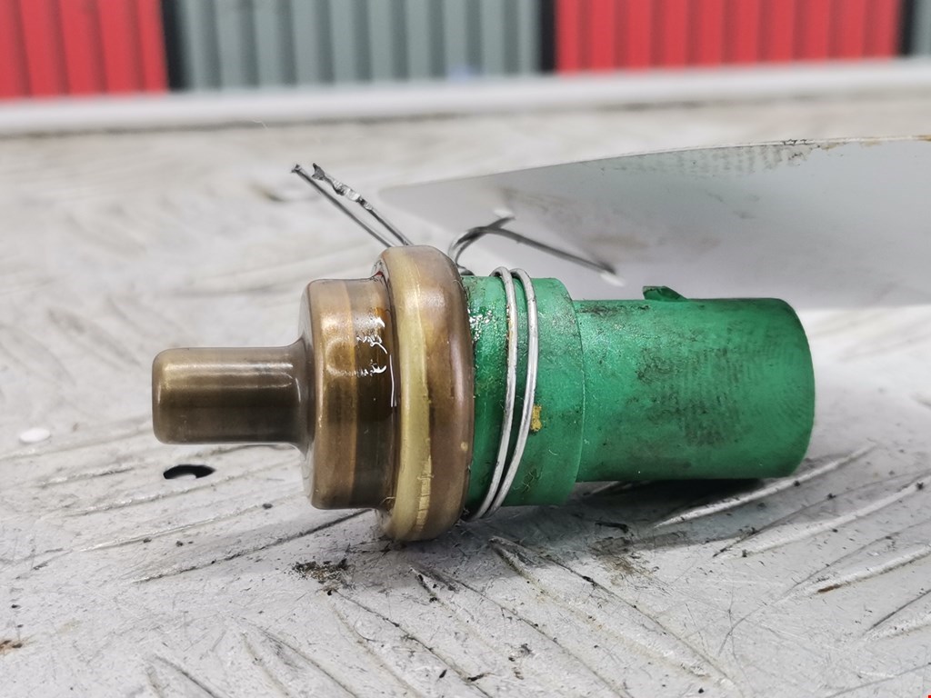 Датчик температуры (охлаждающей жидкости) VOLKSWAGEN Bora 1998-2005