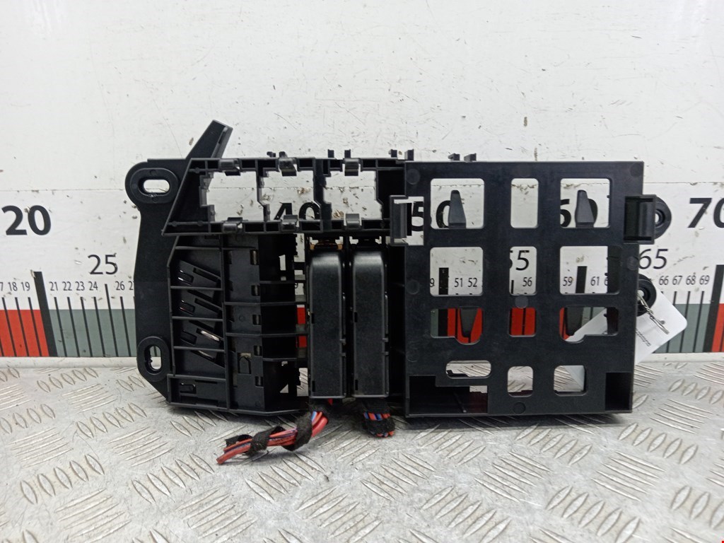 Датчик уровня в бачок омывателя AUDI A6 C6 2004-2010