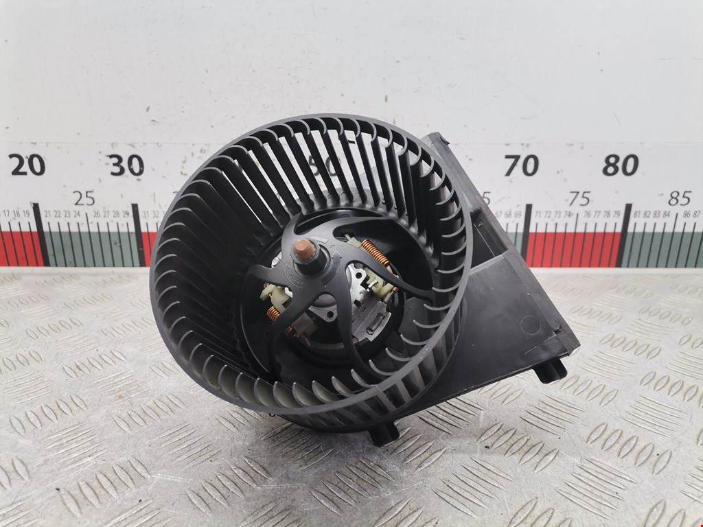 Моторчик (мотор) отопителя салона SEAT Cordoba 1993-2002