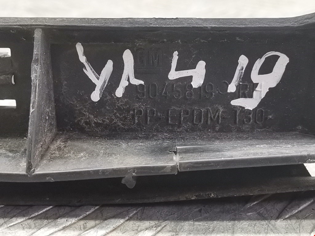 Кронштейн переднего бампера правый OPEL Omega B 1994-2004