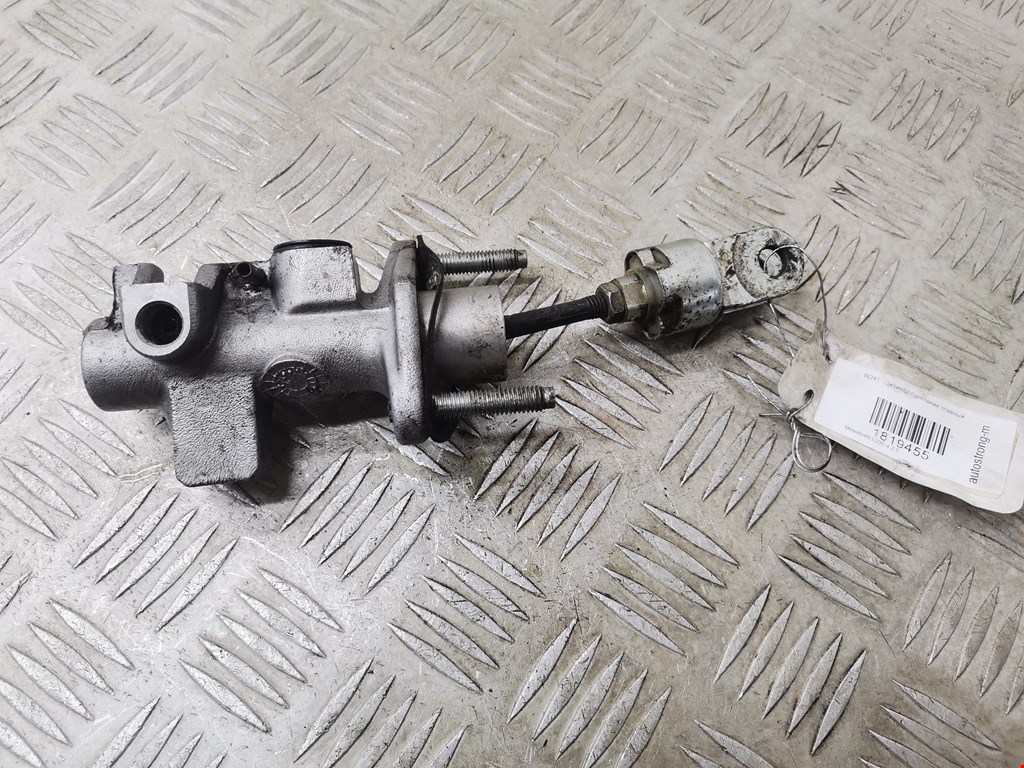 Цилиндр сцепления главный Mitsubishi L200 4 (2006-2015)