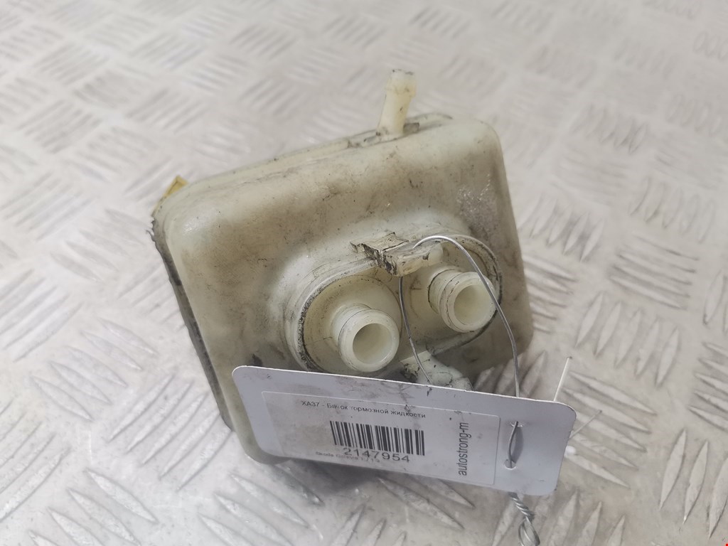 Бачок главного тормозного цилиндра VOLKSWAGEN Golf IV 1997-2003