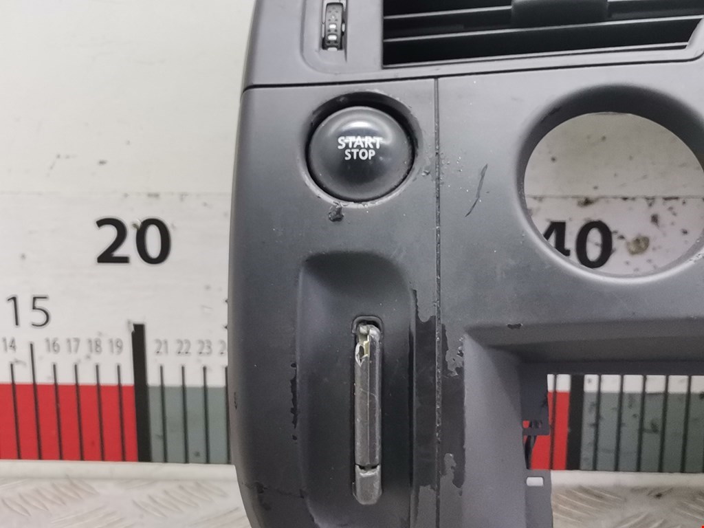 Рамка магнитолы RENAULT Scenic II 2003-2010