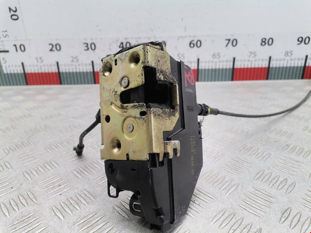 Замок двери передней правой RENAULT Scenic II 2003-2010