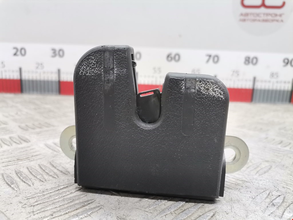 Замок багажника (крышки двери) VOLKSWAGEN Touran 2003-2010