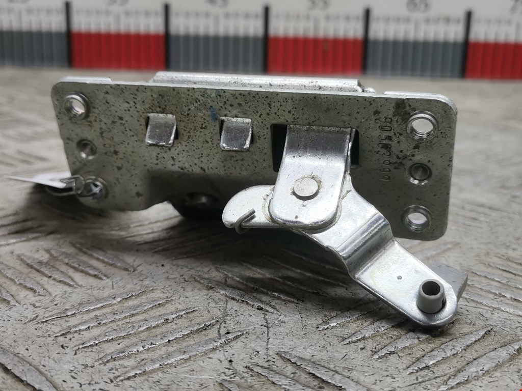 Замок багажника (крышки двери) OPEL Meriva A 2003-2010