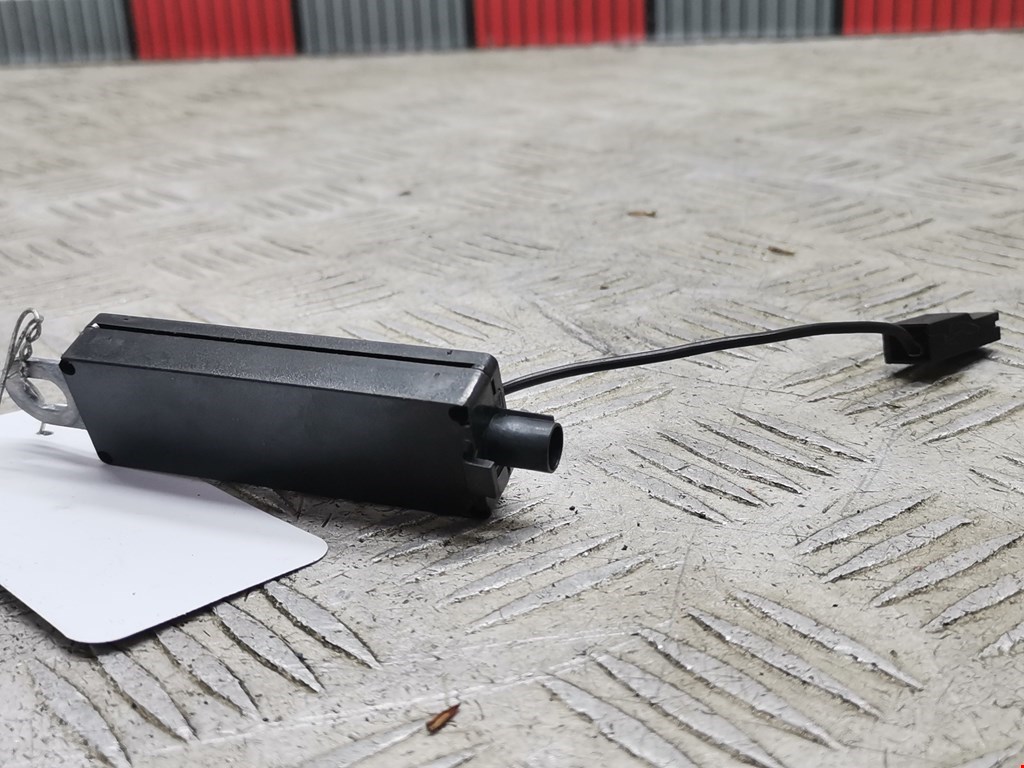 Усилитель антенны MERCEDES-BENZ A-Class W169 2004-2012