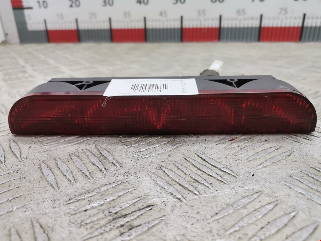 Фонарь дополнительный тормозной (стоп-сигнал) Mitsubishi Colt 6 (2002-2012)