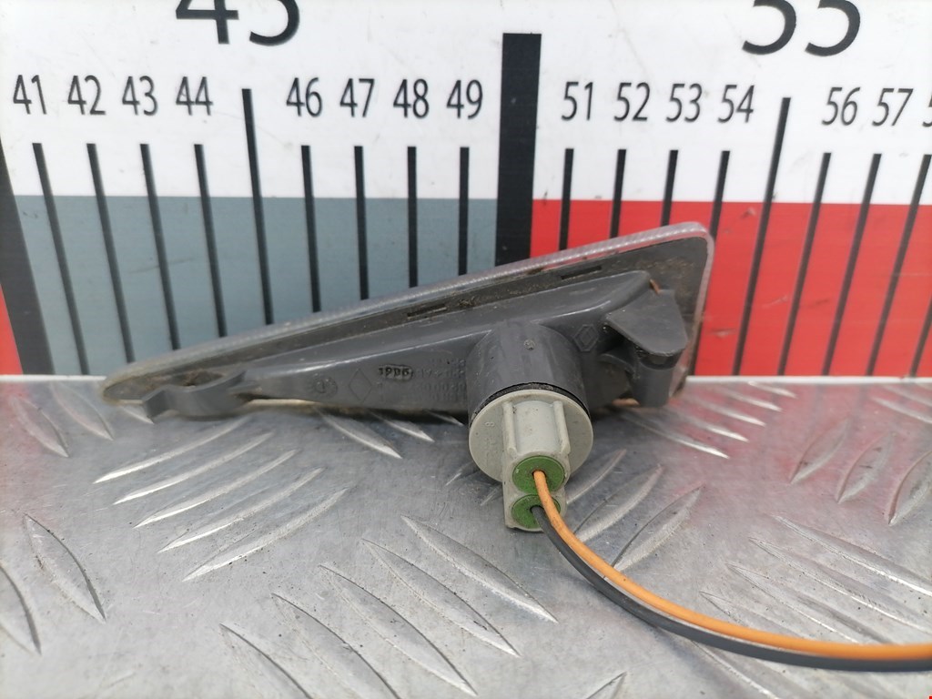 Повторитель на крыло RENAULT Scenic II 2003-2010