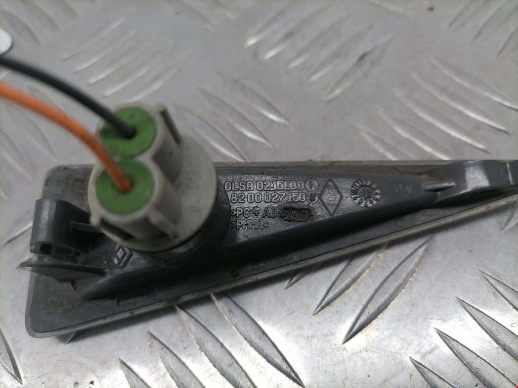 Повторитель на крыло RENAULT Scenic II 2003-2010