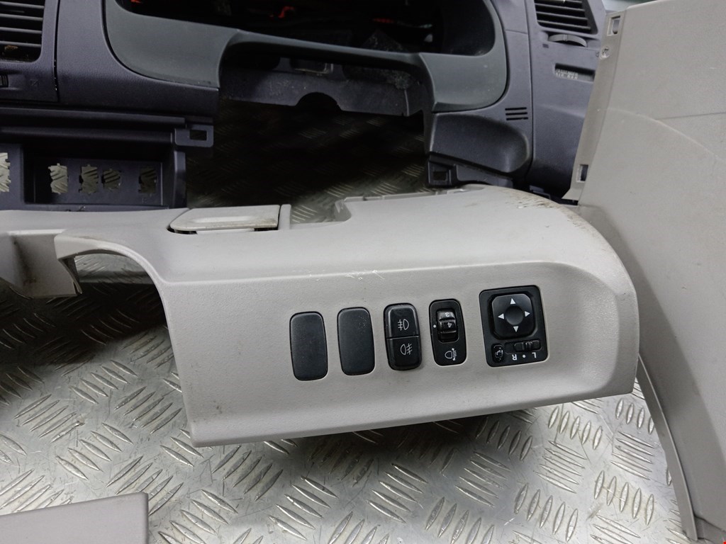 Торпедо MITSUBISHI Grandis 2003-2011