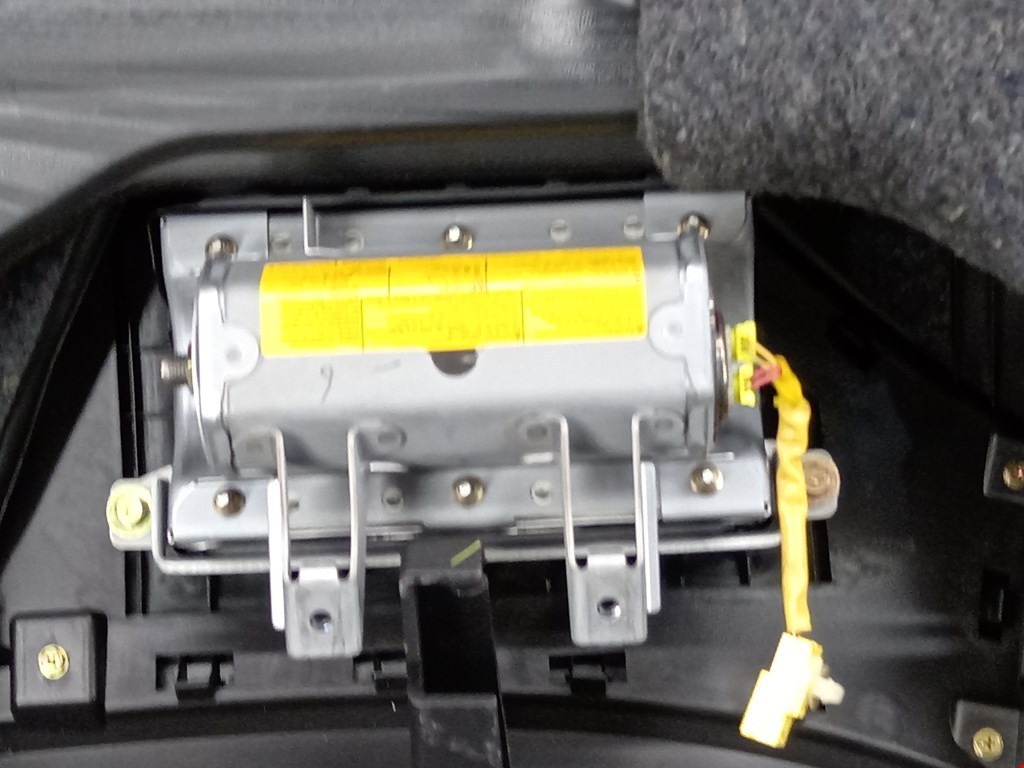 Торпедо MITSUBISHI Grandis 2003-2011