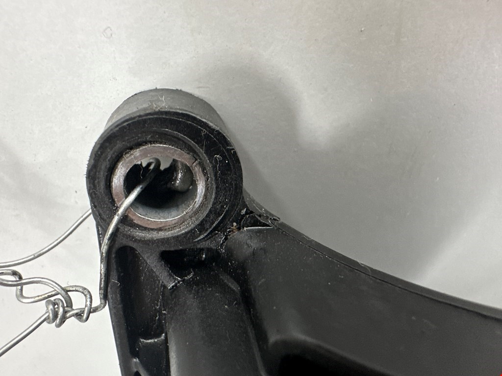 Крышка головки блока (клапанная) PEUGEOT 308 2007-2015