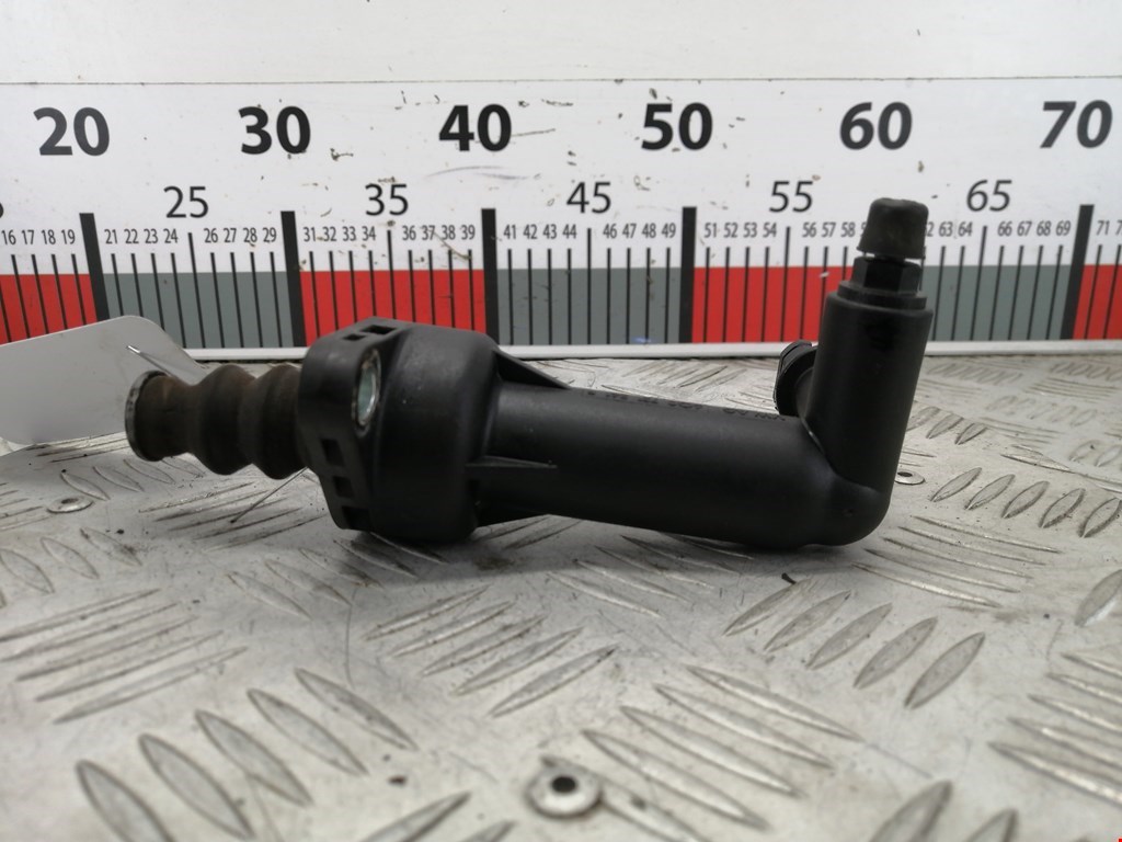 Цилиндр сцепления рабочий VOLKSWAGEN Polo IV 2001-2009