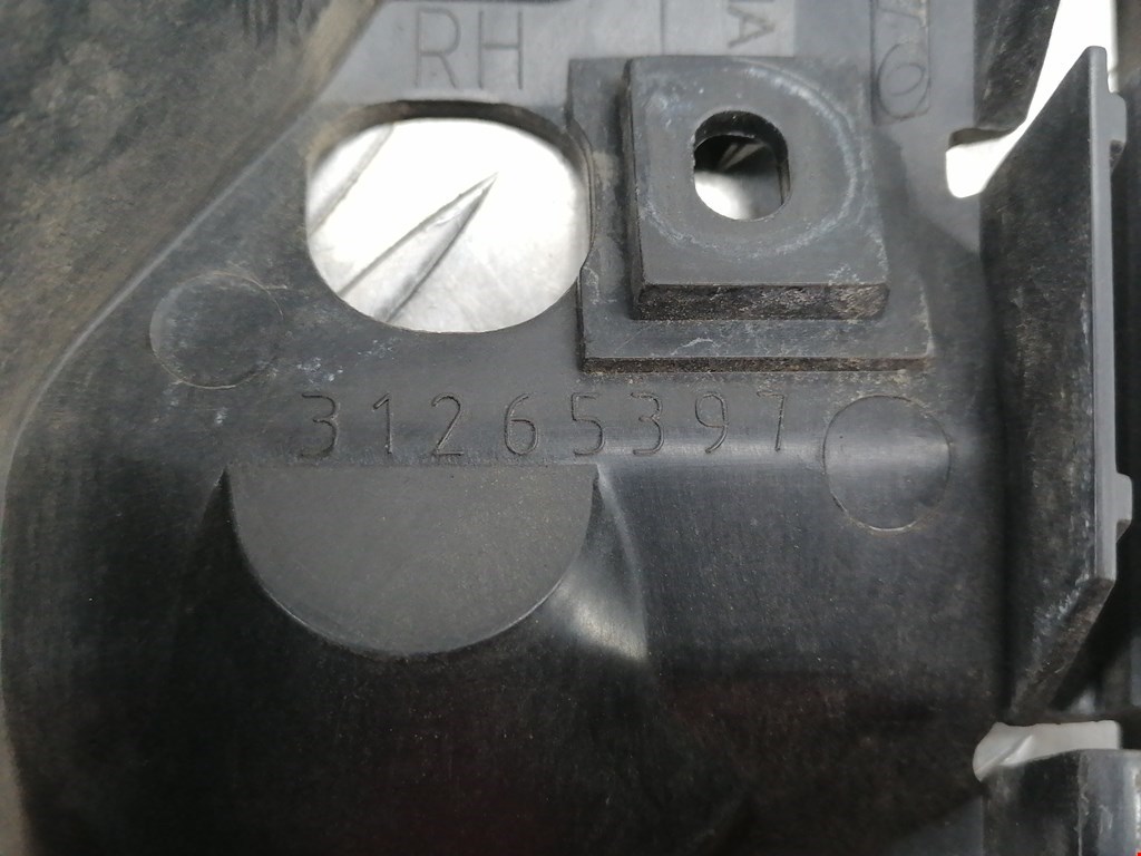 Кронштейн переднего бампера правый VOLVO V50 I 2004-2012