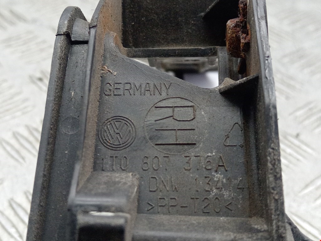 Кронштейн заднего бампера левый правый VOLKSWAGEN Touran 2003-2010