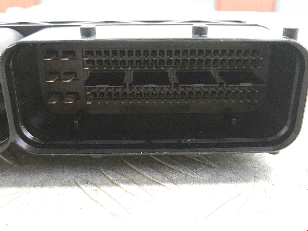 Блок управления двигателя (ЭБУ) AUDI A6 C6 2004-2010