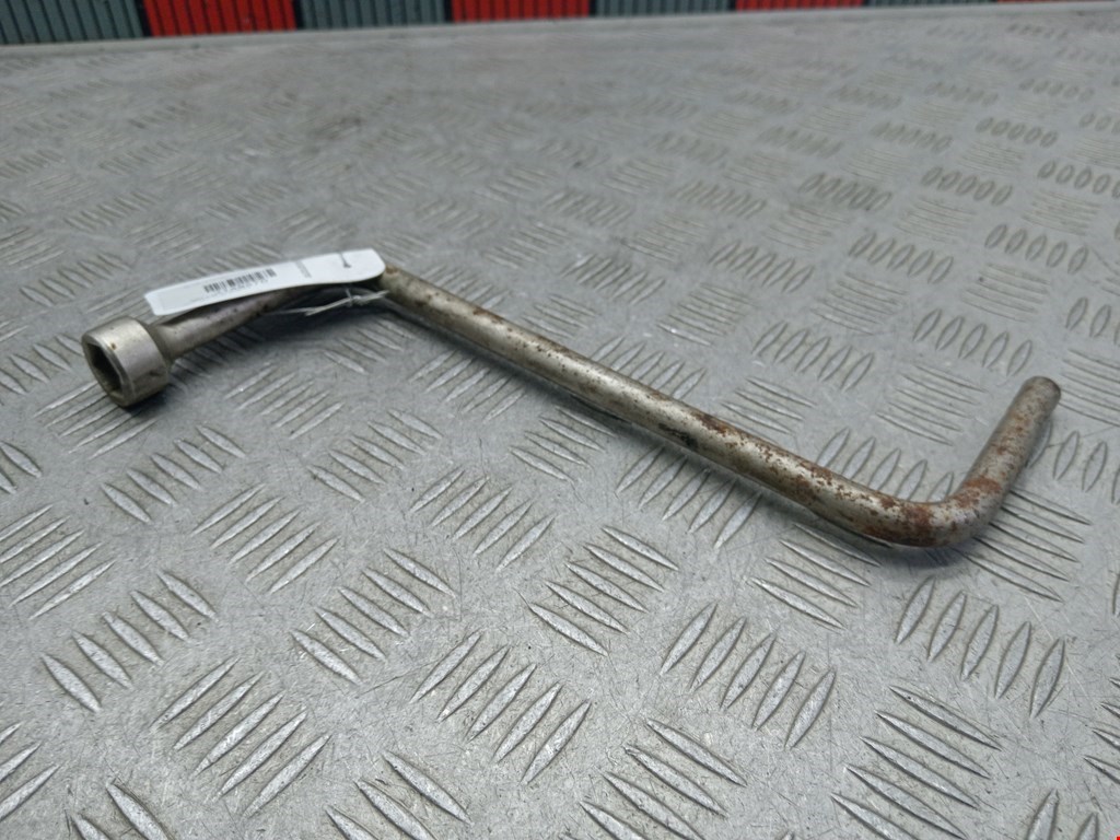 Ключ баллонный BMW 5-Series (E39) (1995-2004)