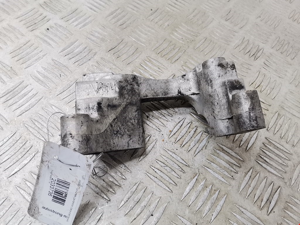 Кронштейн (крепление лапа) двигателя Ford Fiesta 4 (1995-2002)