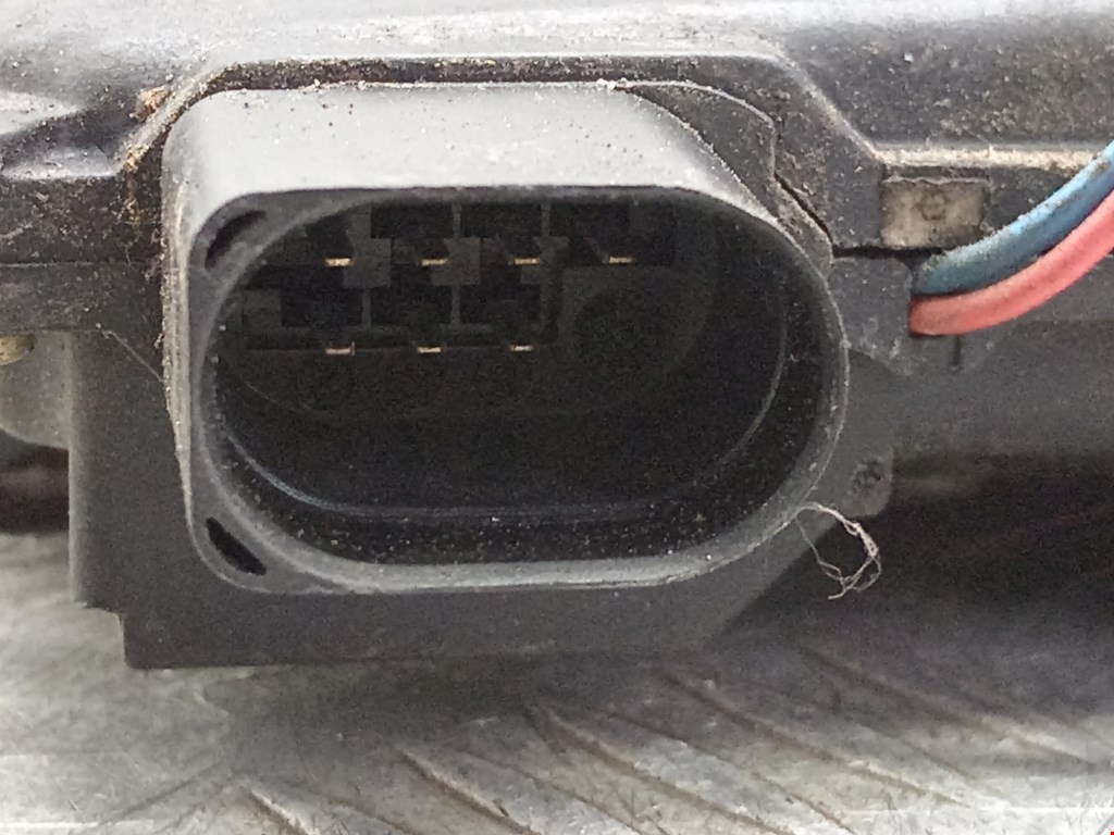 Замок двери задней левой AUDI A6 C5 1997-2004