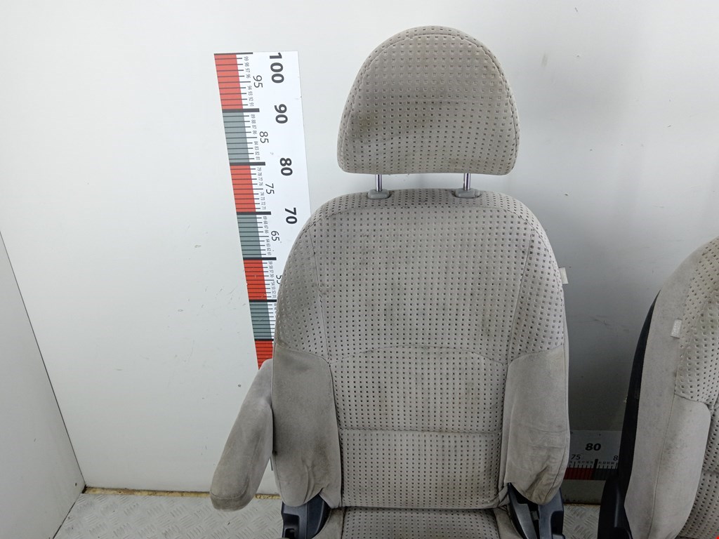 Комплект (К-кт) сидений MITSUBISHI Grandis 2003-2011